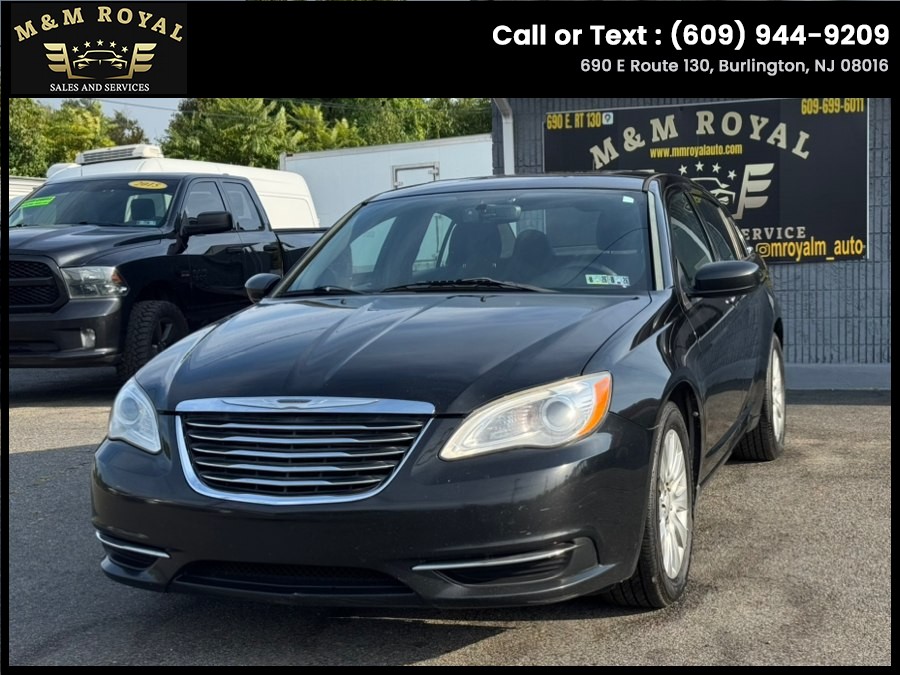 Used 2013 Chrysler 200 in Burlington, New Jersey | M&M Royal Auto Inc. Burlington, New Jersey