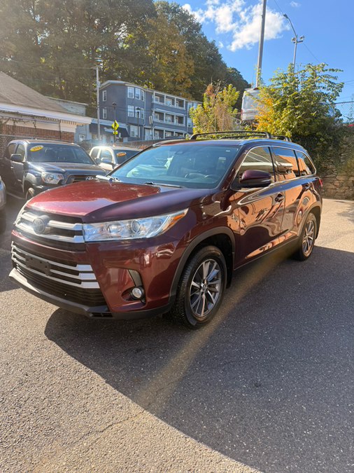 2019 Toyota Highlander XLE V6 AWD (Natl), available for sale in Shelton, Connecticut | Center Motorsports LLC. Shelton, Connecticut