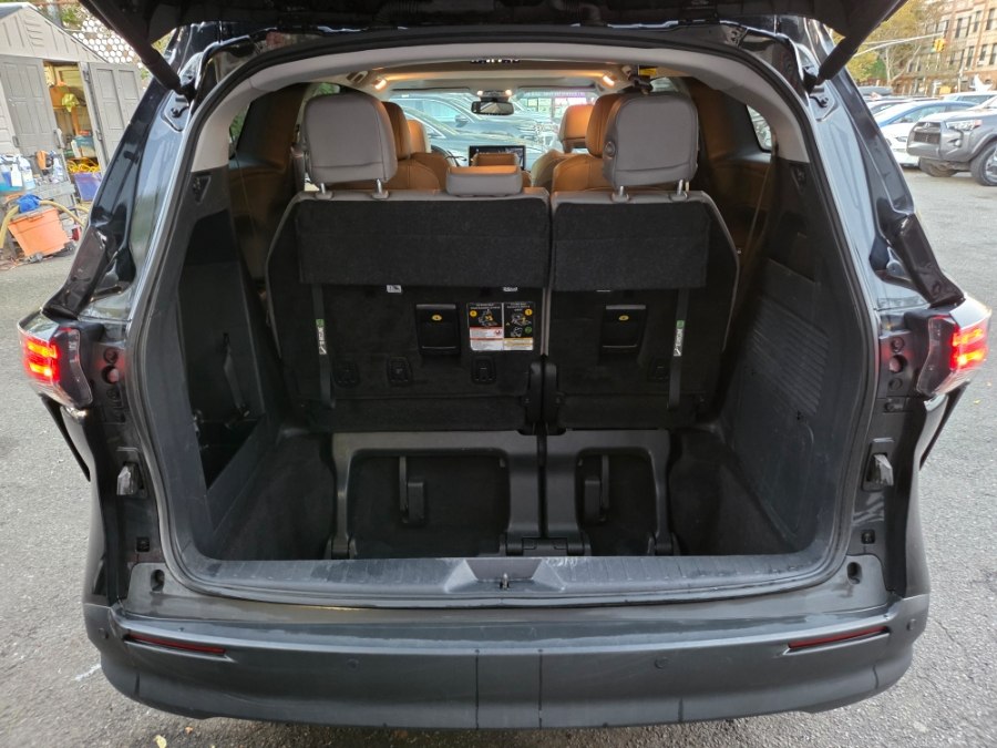 Used 2025 Toyota Sienna in Long Island City, New York | Luxury Of Queens. Long Island City, New York
