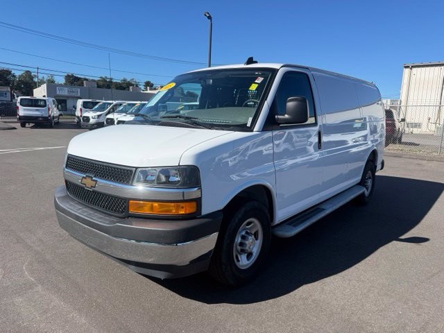 Used 2025 Chevrolet Express 2500 in Stratford, Connecticut | Wiz Leasing Inc. Stratford, Connecticut