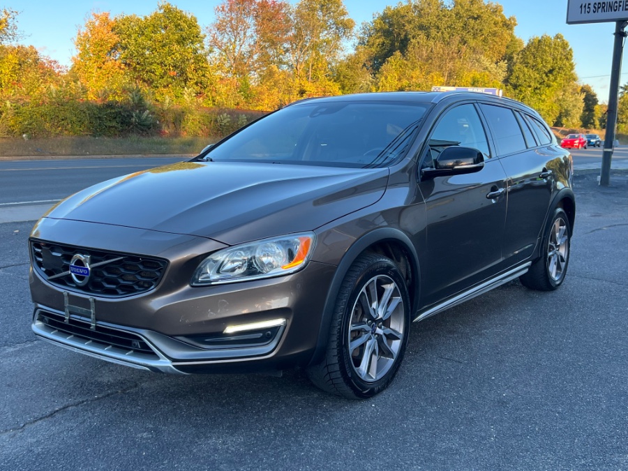 2015 Volvo V60 Cross Country 2015.5 4dr Wgn T5 AWD, available for sale in Westfield, Massachusetts | Auto Wings Cop. Westfield, Massachusetts