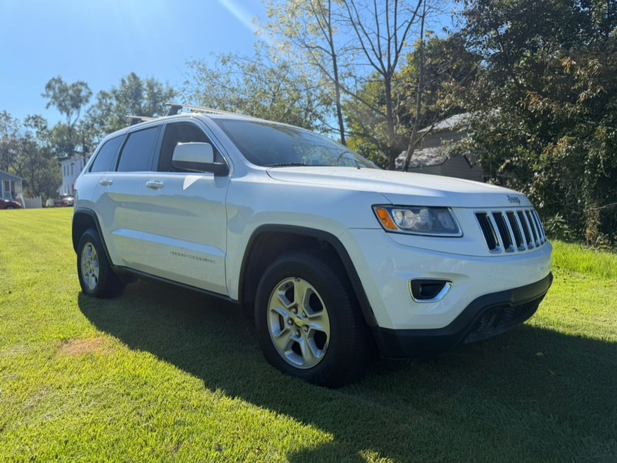 2016 Jeep Grand Cherokee 4WD 4dr Laredo, available for sale in BURLINGTON, New Jersey | Tri States Auto Group. BURLINGTON, New Jersey