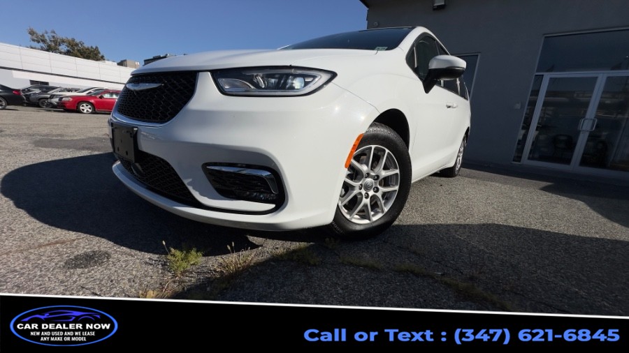 Used Chrysler Pacifica Touring L FWD 2023 | Digital Car Specialist. Jamaica, New York