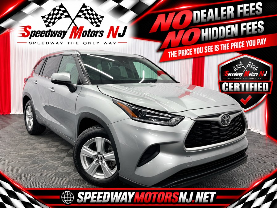 Used 2021 Toyota Highlander in Paterson, New Jersey | Speedway Motors LLC. Paterson, New Jersey