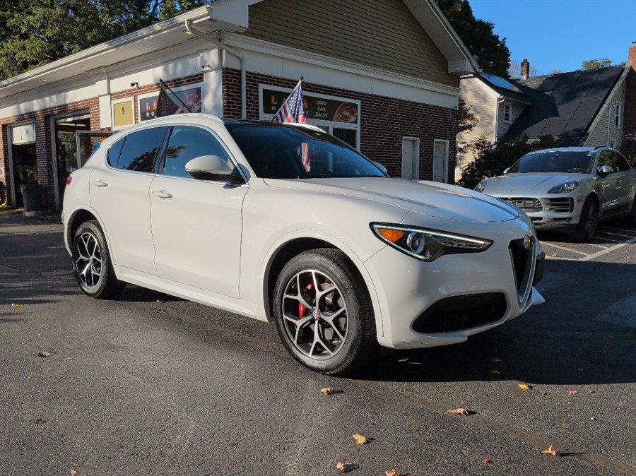 Alfa White 2021 Alfa Romeo Stelvio SUV / Crossover All-Wheel Drive Automatic
