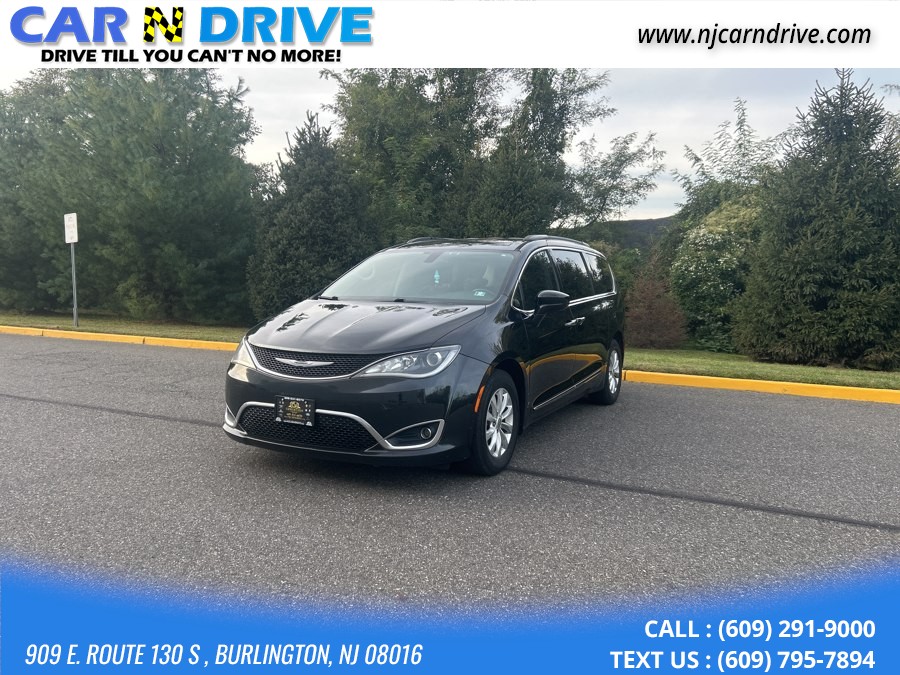 Used 2017 Chrysler Pacifica in Burlington, New Jersey | Car N Drive. Burlington, New Jersey