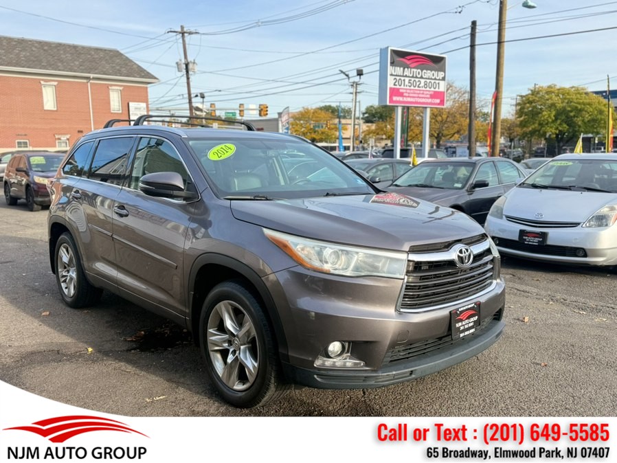 Used 2014 Toyota Highlander in Elmwood Park, New Jersey | NJM Auto Group. Elmwood Park, New Jersey
