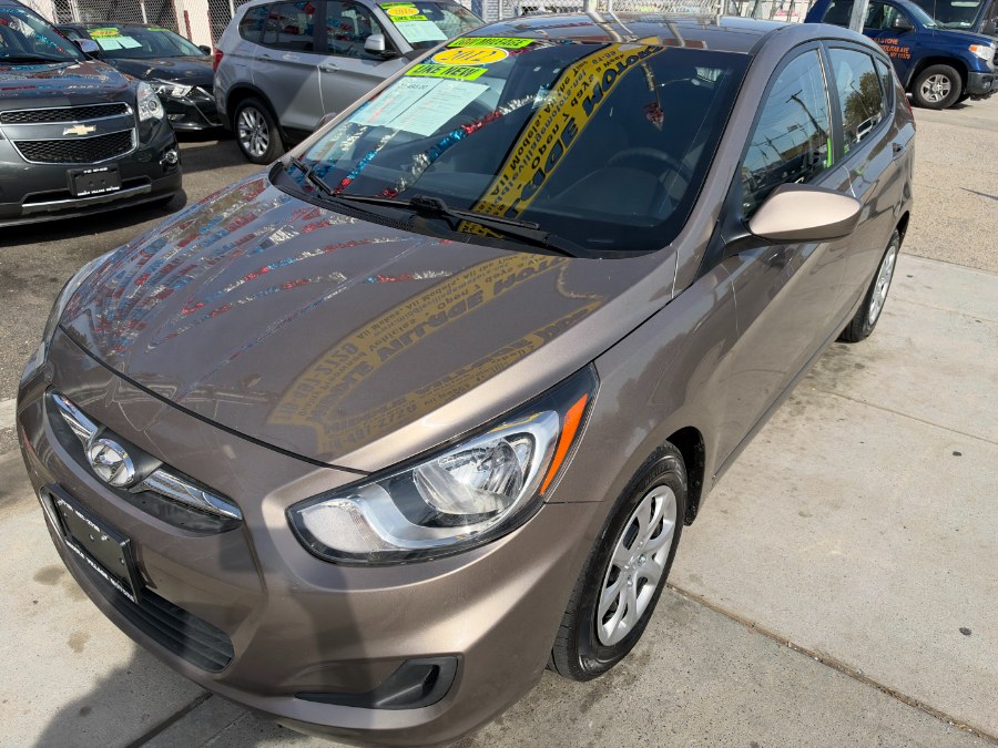 Used 2012 Hyundai Accent in Middle Village, New York | Middle Village Motors . Middle Village, New York