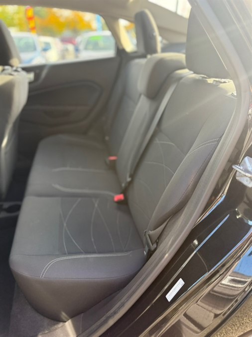 2014 Ford Fiesta SE - Photo 15