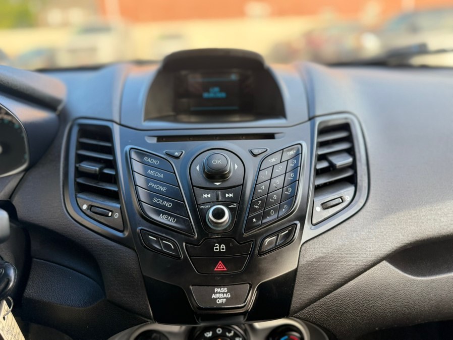 2014 Ford Fiesta SE - Photo 10