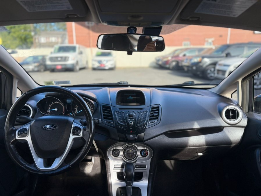 2014 Ford Fiesta SE - Photo 8