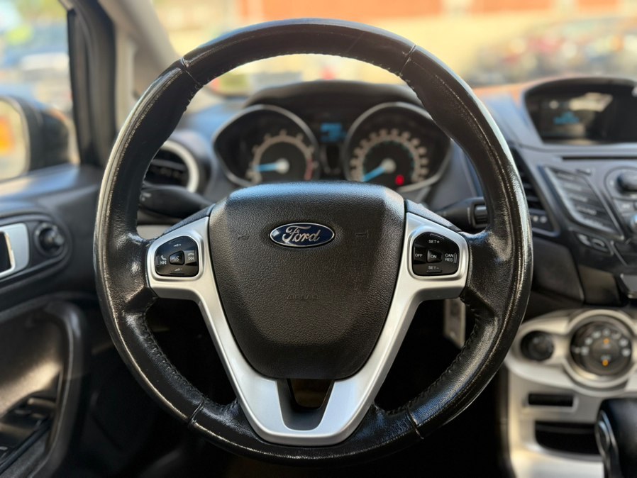 2014 Ford Fiesta SE - Photo 9