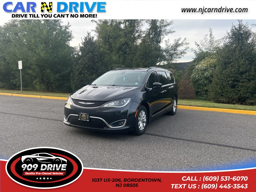 Used 2017 Chrysler Pacifica in BORDENTOWN, New Jersey | 909 Drive. BORDENTOWN, New Jersey