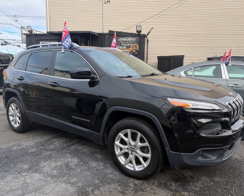 2017 Jeep Cherokee Latitude 4x4, available for sale in Paterson, New Jersey | MFG Prestige Auto Group. Paterson, New Jersey