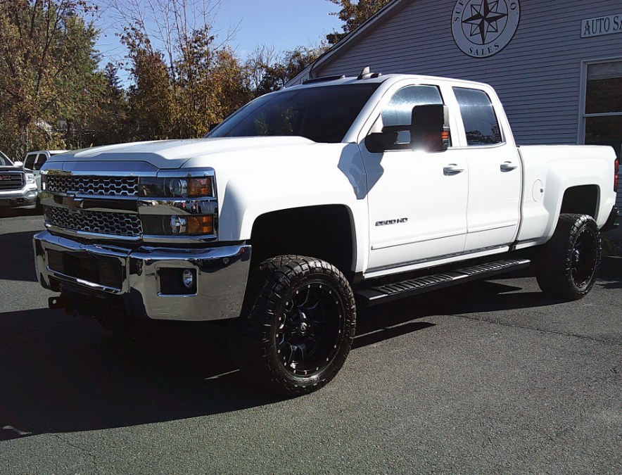 Summit White 2019 Chevrolet Silverado 2500HD Pickup Truck Four-Wheel Drive Automatic