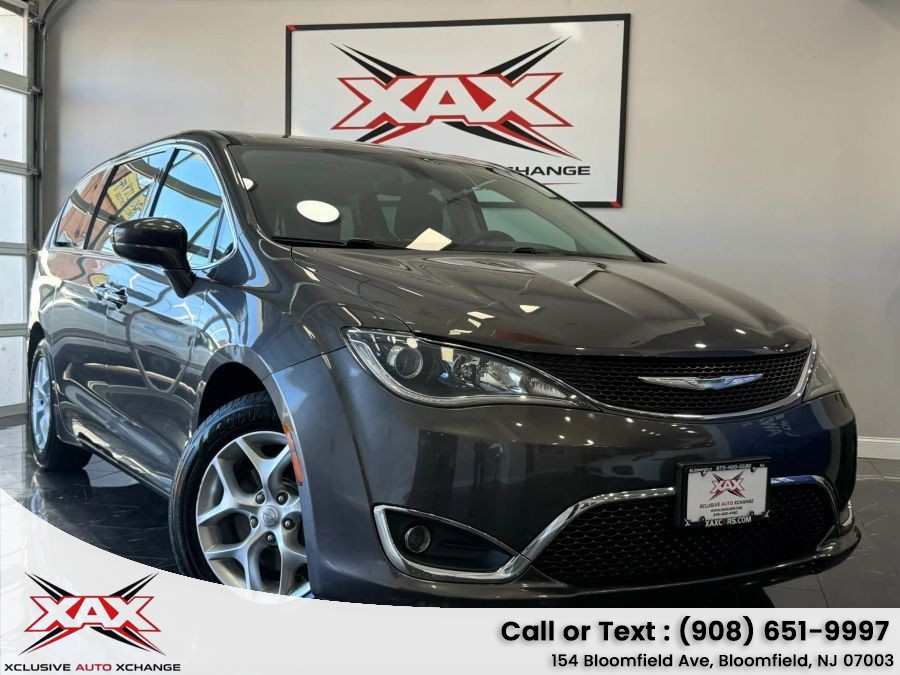 Used 2018 Chrysler Pacifica in Bloomfield, New Jersey | Xclusive Auto Xchange. Bloomfield, New Jersey