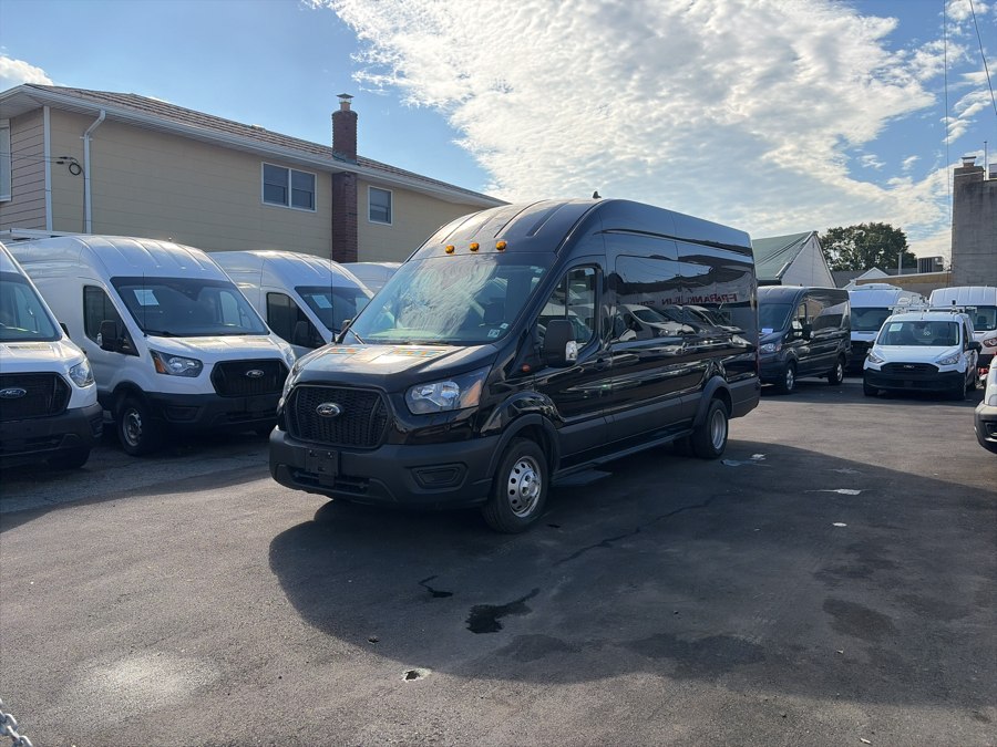 Used 2024 Ford Transit Passenger Wagon in West Hempstead, New York | Only Vans Inc. West Hempstead, New York