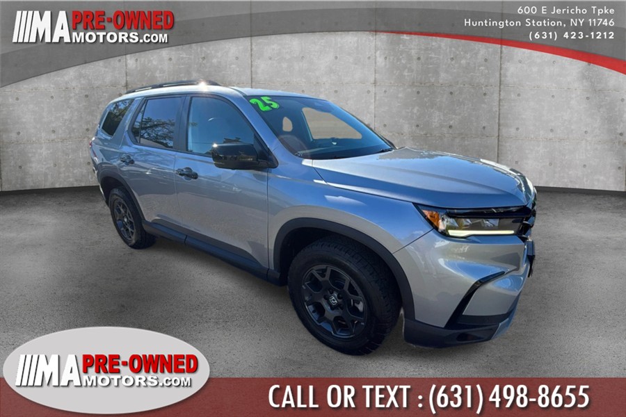 Used 2025 Honda Pilot in Huntington Station, New York | M & A Motors. Huntington Station, New York