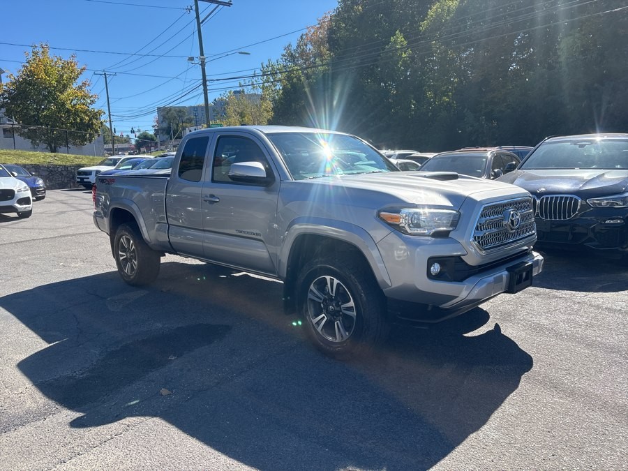 2017 Toyota Tacoma TRD Off Road Access Cab 6'' Bed V6 4x4 AT (Natl), available for sale in Waterbury, Connecticut | Jim Juliani Motors. Waterbury, Connecticut