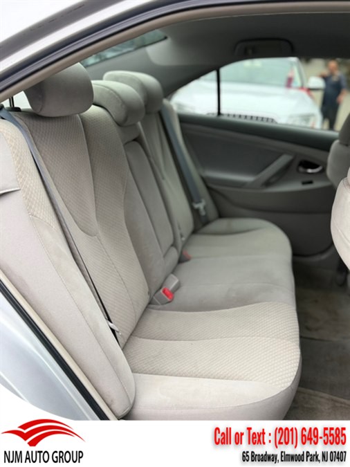2007 Toyota Camry LE - Photo 11