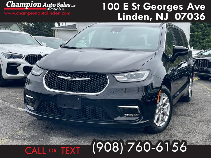 2025 Chrysler Pacifica Select FWD, available for sale in Linden, New Jersey | Champion Auto Sales. Linden, New Jersey