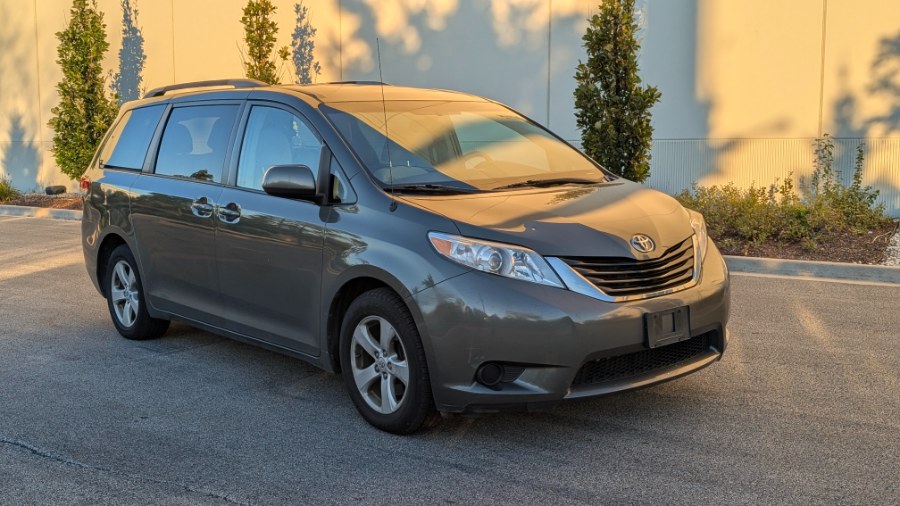 2013 Toyota Sienna 5dr 7-Pass Van V6 LE FWD (Natl), available for sale in Glenview, Illinois | MOTOR DEALS USA. Glenview, Illinois