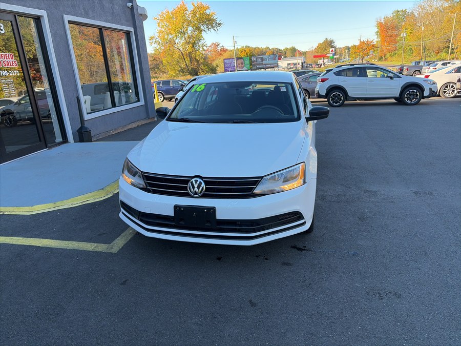 2016 Volkswagen Jetta Sedan 4dr Auto 1.4T S, available for sale in Middletown, Connecticut | Newfield Auto Sales. Middletown, Connecticut