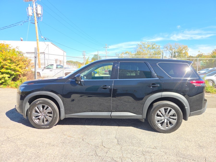 Used 2024 Nissan Pathfinder in Milford, Connecticut | Dealertown Auto Wholesalers. Milford, Connecticut