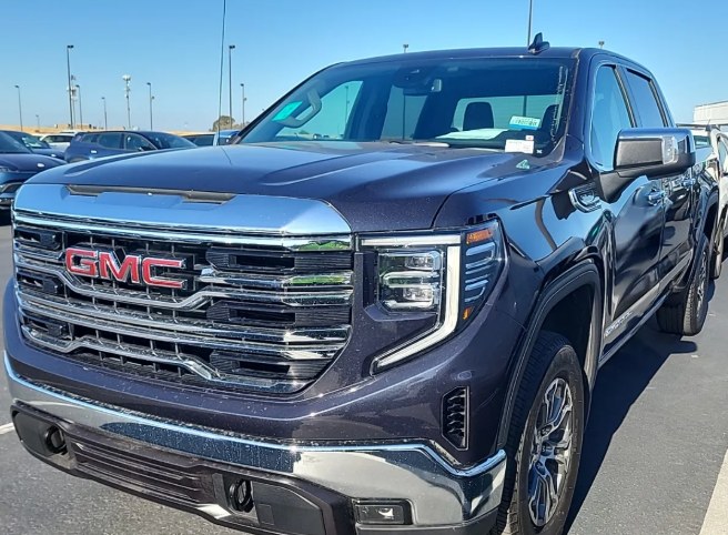 2026 GMC Sierra 1500 4WD Crew Cab 147" SLT, available for sale in Hicksville, New York | REGAL AUTO. Hicksville, New York