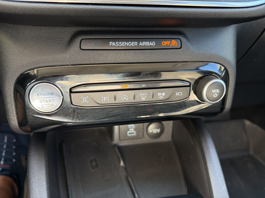 2023 Ford Escape Platinum - Photo 21