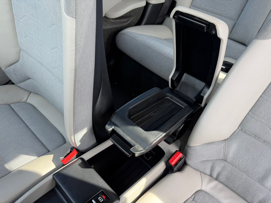 2015 BMW i3 - Photo 25