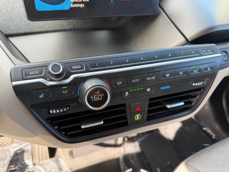 2015 BMW i3 - Photo 22