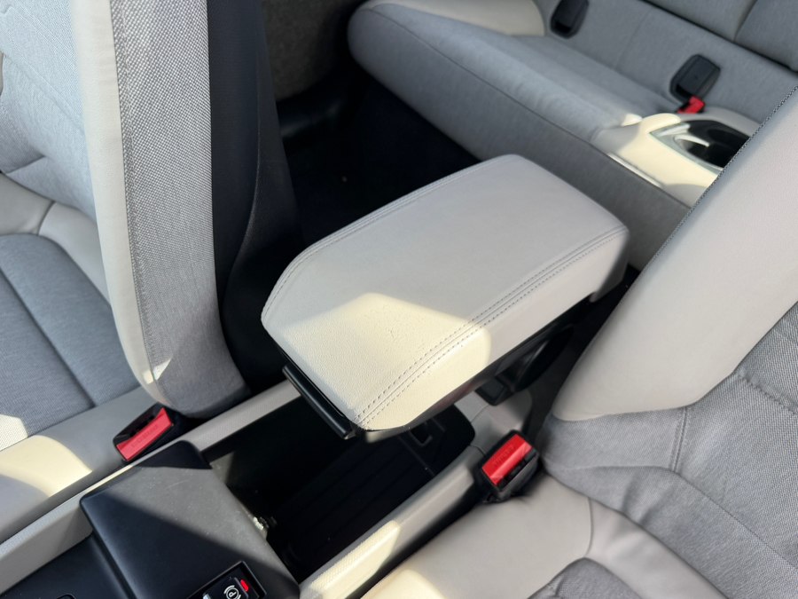 2015 BMW i3 - Photo 24
