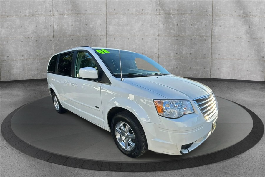 White 2008 Chrysler Town & Country Minivan Front-Wheel Drive Automatic