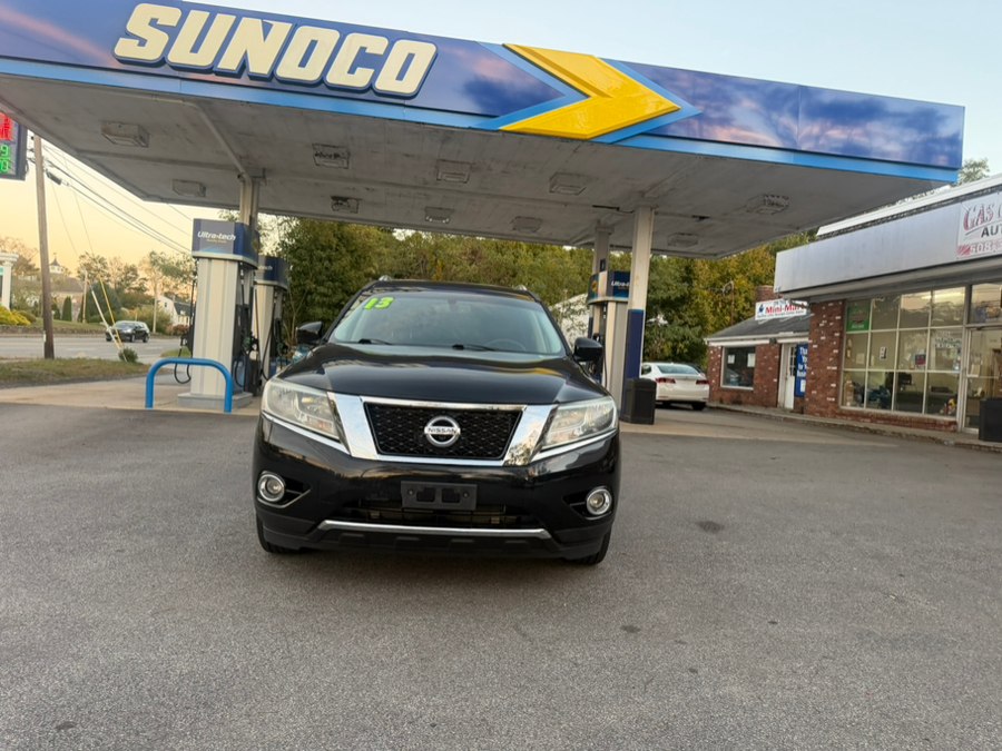 Used 2013 Nissan Pathfinder in Swansea, Massachusetts | Gas On The Run. Swansea, Massachusetts