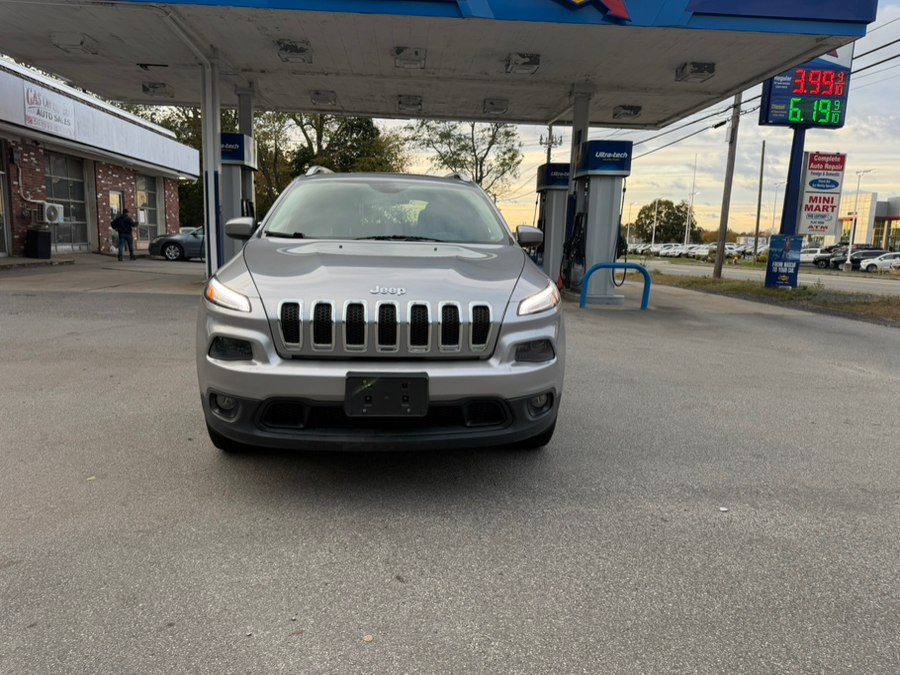 2015 Jeep Cherokee 4WD 4dr Latitude, available for sale in Swansea, Massachusetts | Gas On The Run. Swansea, Massachusetts