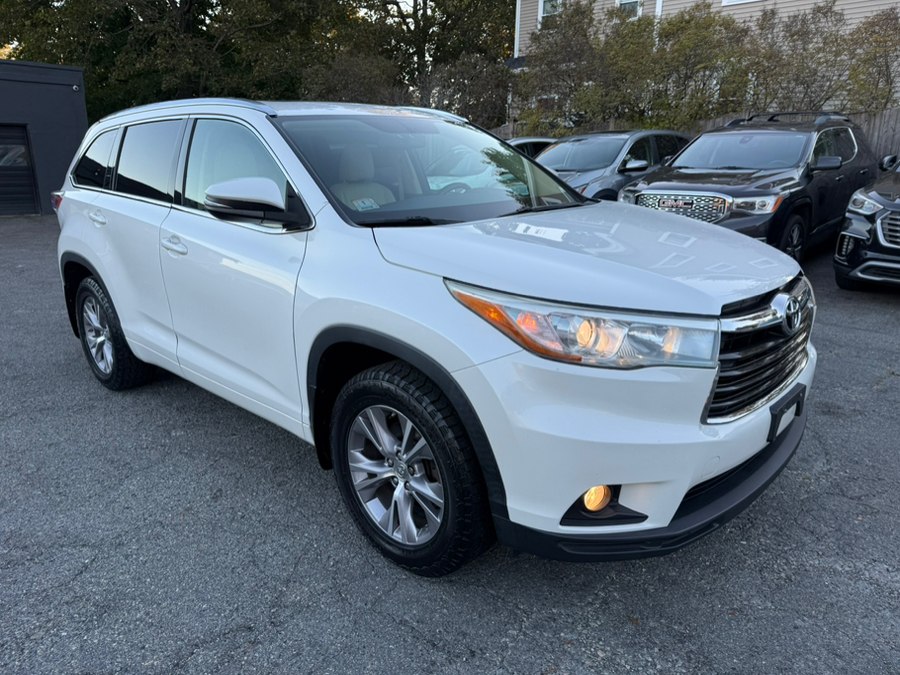 2015 Toyota Highlander AWD 4dr V6 XLE (Natl), available for sale in Winchester, Massachusetts | VJ Auto Group. Winchester, Massachusetts