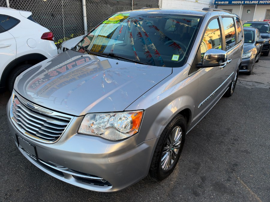 Used 2014 Chrysler Town & Country in Middle Village, New York | Middle Village Motors . Middle Village, New York