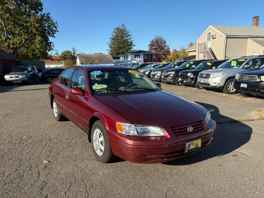 1999 Toyota Camry 4dr Sdn LE Auto, available for sale in East Windsor, Connecticut | CT Car Co LLC. East Windsor, Connecticut