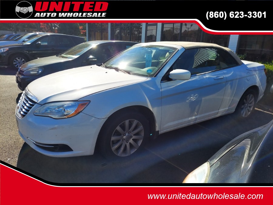 2014 Chrysler 200 2dr Conv Touring, available for sale in East Windsor, Connecticut | United Auto Sales of E Windsor, Inc. East Windsor, Connecticut