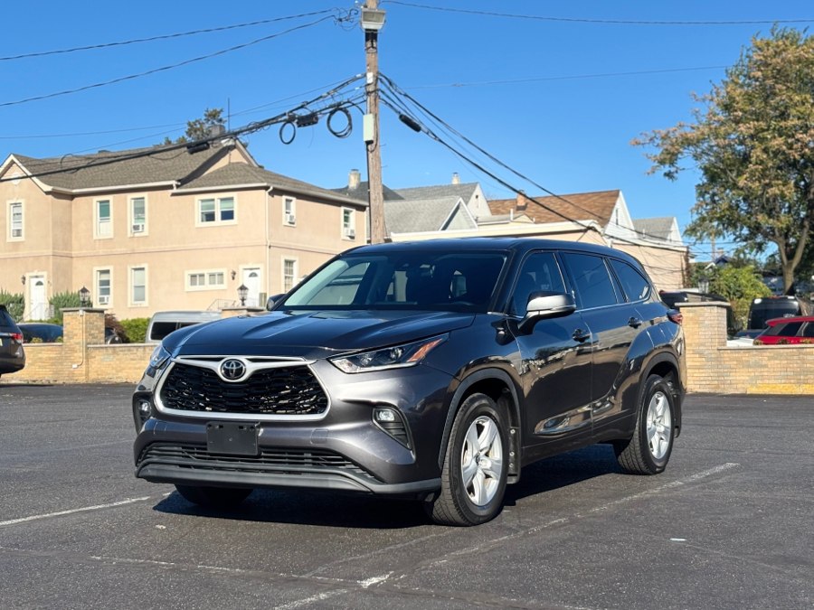 2021 Toyota Highlander LE FWD (Natl), available for sale in Garfield, New Jersey | Benz and Beemer. Garfield, New Jersey