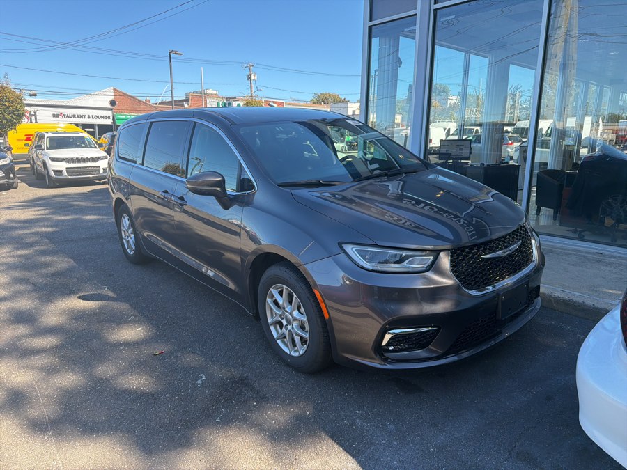 Used 2023 Chrysler Pacifica in Rosedale, New York | Sunrise Auto Sales. Rosedale, New York