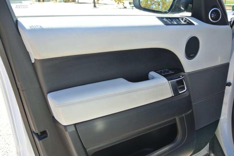 2016 Land Rover Range Rover Sport - $17,977