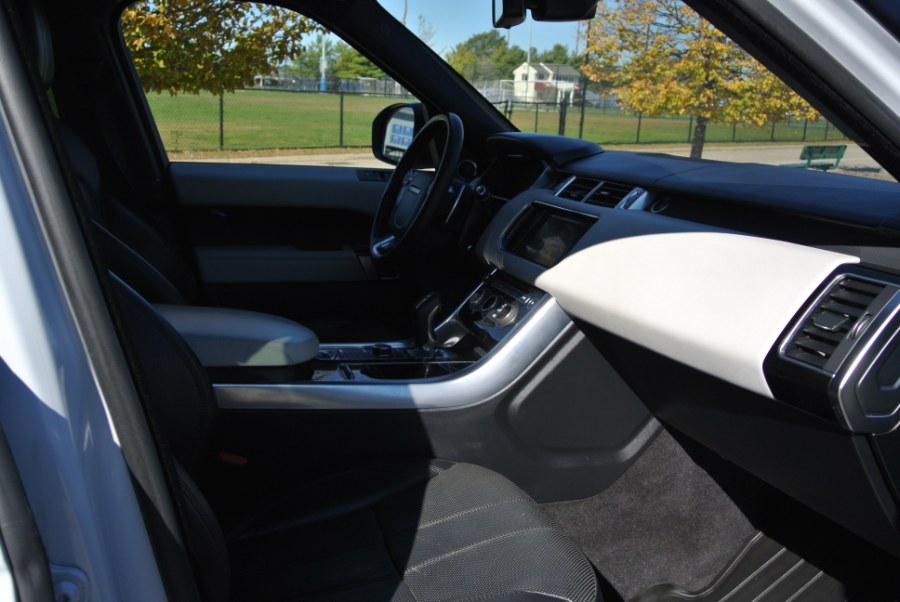 2016 Land Rover Range Rover Sport - $17,977
