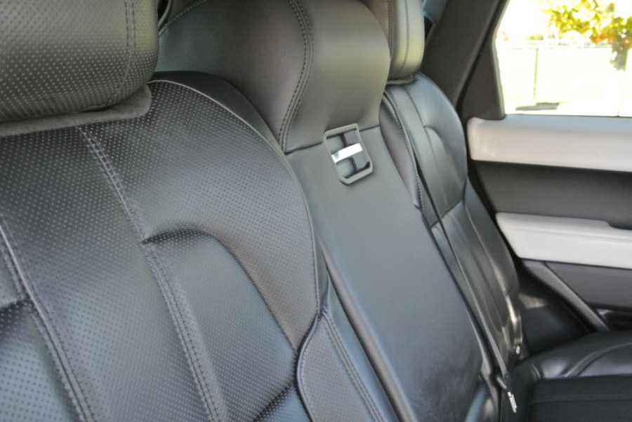 2016 Land Rover Range Rover Sport - $17,977