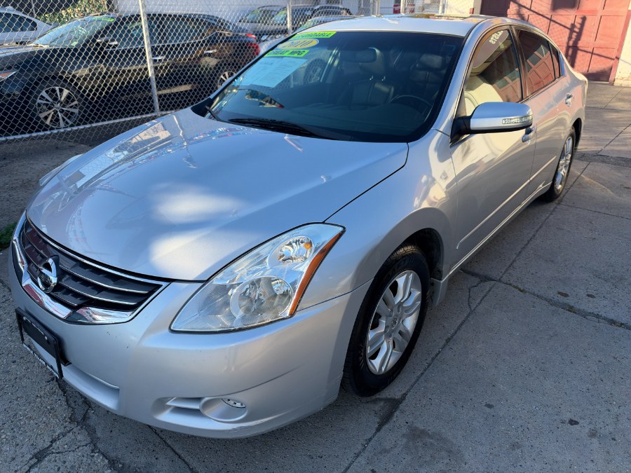 Used 2010 Nissan Altima in Middle Village, New York | Middle Village Motors . Middle Village, New York