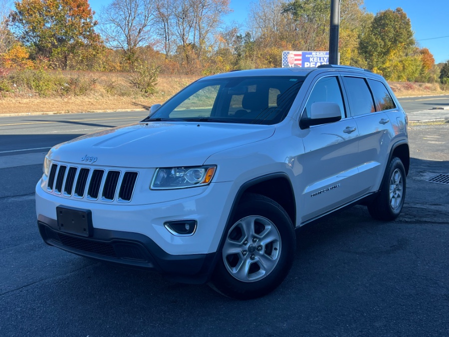 2014 Jeep Grand Cherokee 4WD 4dr Laredo, available for sale in Westfield, Massachusetts | Auto Wings Cop. Westfield, Massachusetts
