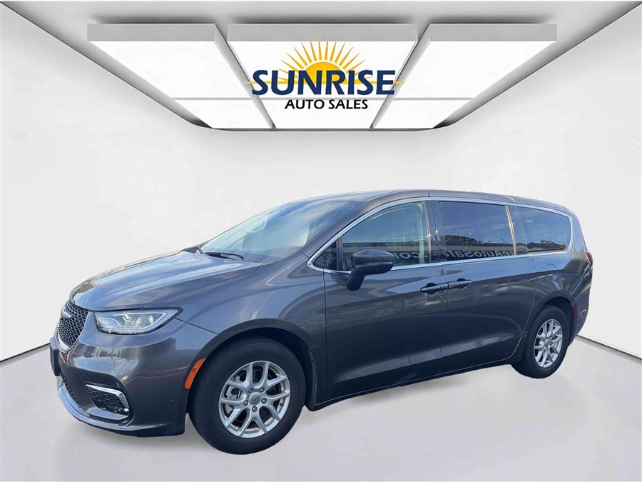 Used 2023 Chrysler Pacifica in Rosedale, New York | Sunrise Auto Sales. Rosedale, New York
