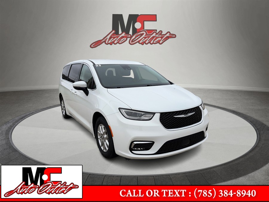 Used 2023 Chrysler Pacifica in Colby, Kansas | M C Auto Outlet Inc. Colby, Kansas