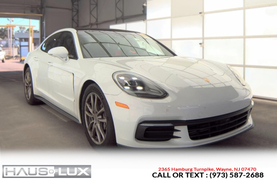 2018 Porsche Panamera Base / 4